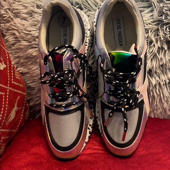 Shoes - Picture 2 of 2